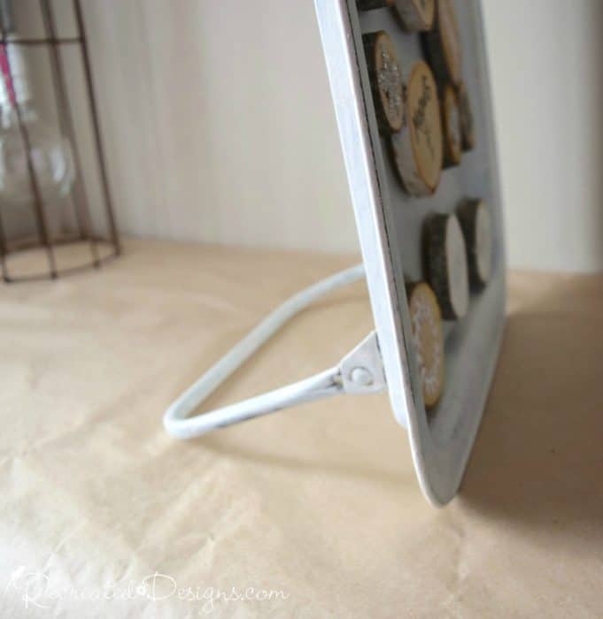 retro tray used to hold wood slice magnets