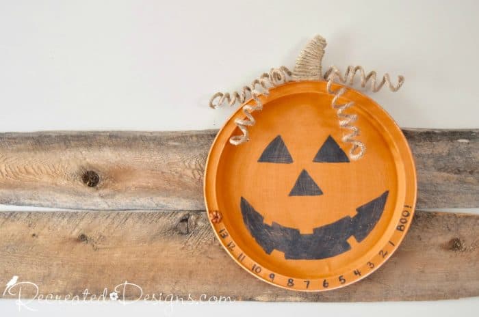 turn an old metal tray into a Halloween countdown memo board