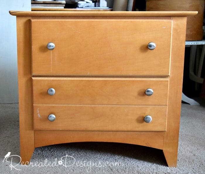 set of drawers before upcycling