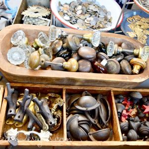vintage hardware, hooks and knobs at Ottawa's 613 flea